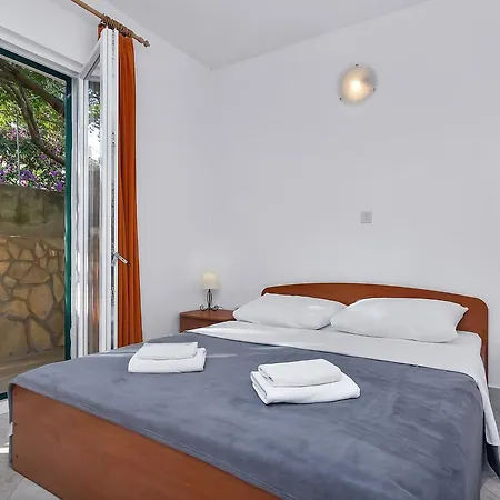 Appartement Uvala Pokrivenik 2073i Zastražišće